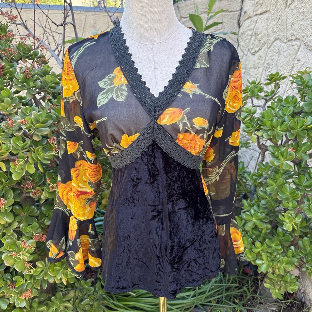 VTG Y2K Black Sheer Floral Top with Flutter Sleeves